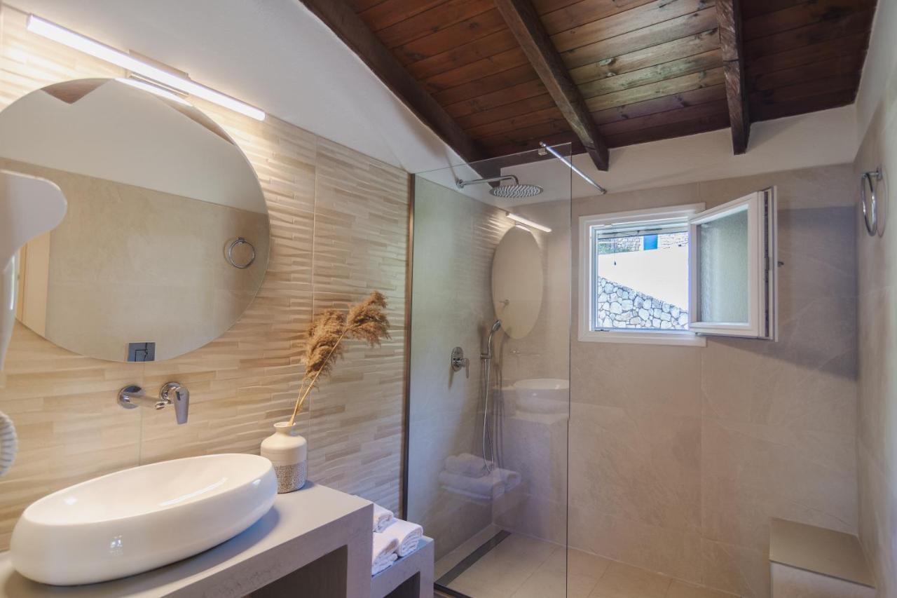 Villa Theodora View Apartments Afroditi Agios Georgios Pagon Luaran gambar