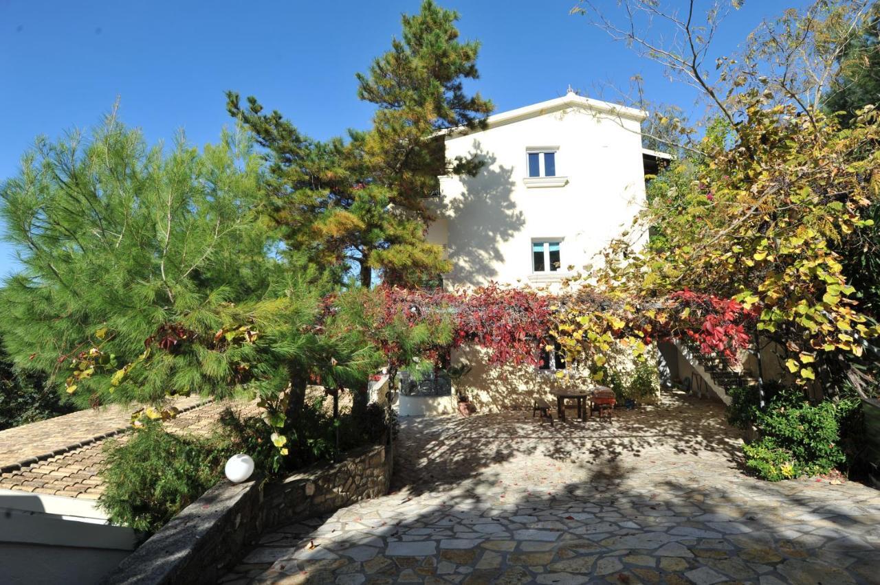 Villa Theodora View Apartments Afroditi Agios Georgios Pagon Luaran gambar
